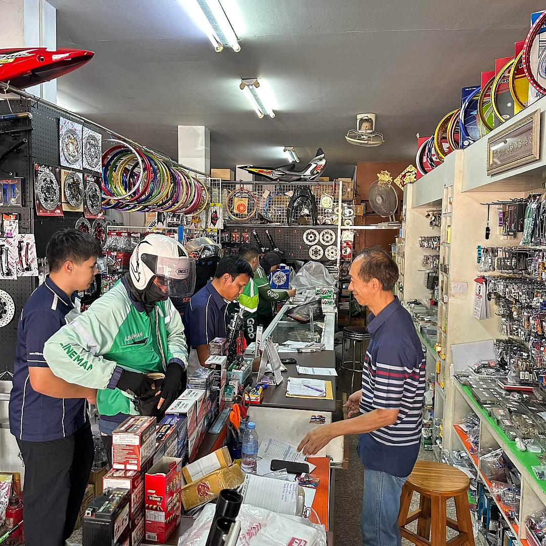 เก็บตกบรรยากาศ Turano Road Show ที่บุรีรัมย์และสุรินทร์ ขอบคุณไรเดอร์และลูกค้าที่ตอบรับชุดโซ่สเตอร์ ทูราโน่ พร้อมแนะนำร้านที่เลือกซื้อได้ตลอด